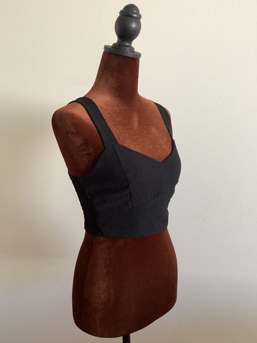 Sweetheart neck crop tank